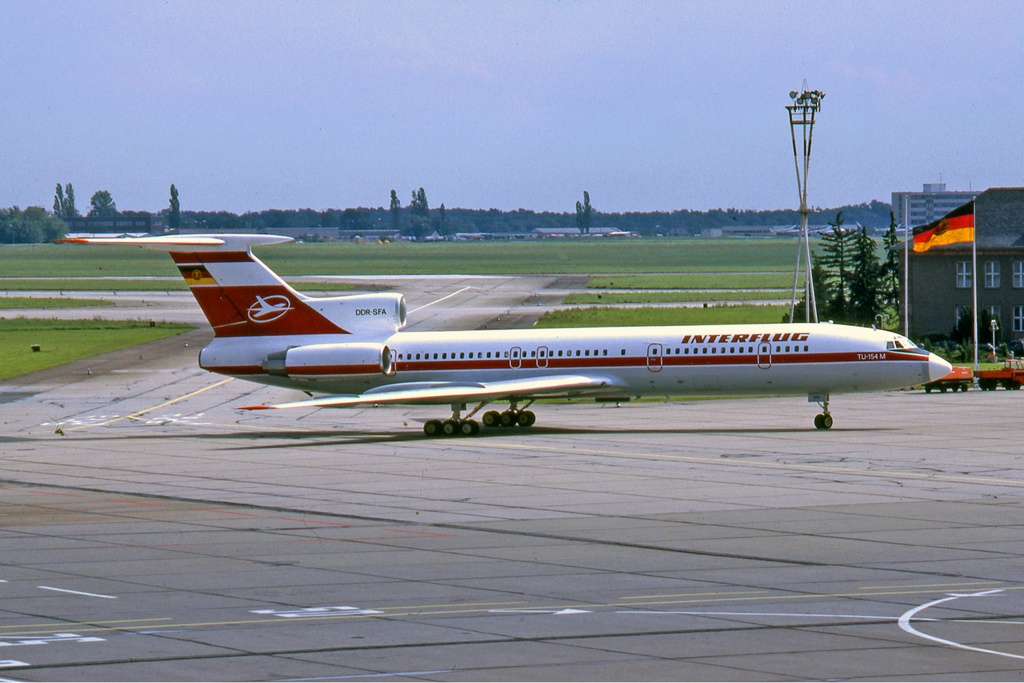 Interflug Tupolev Tu 154M Manteufel